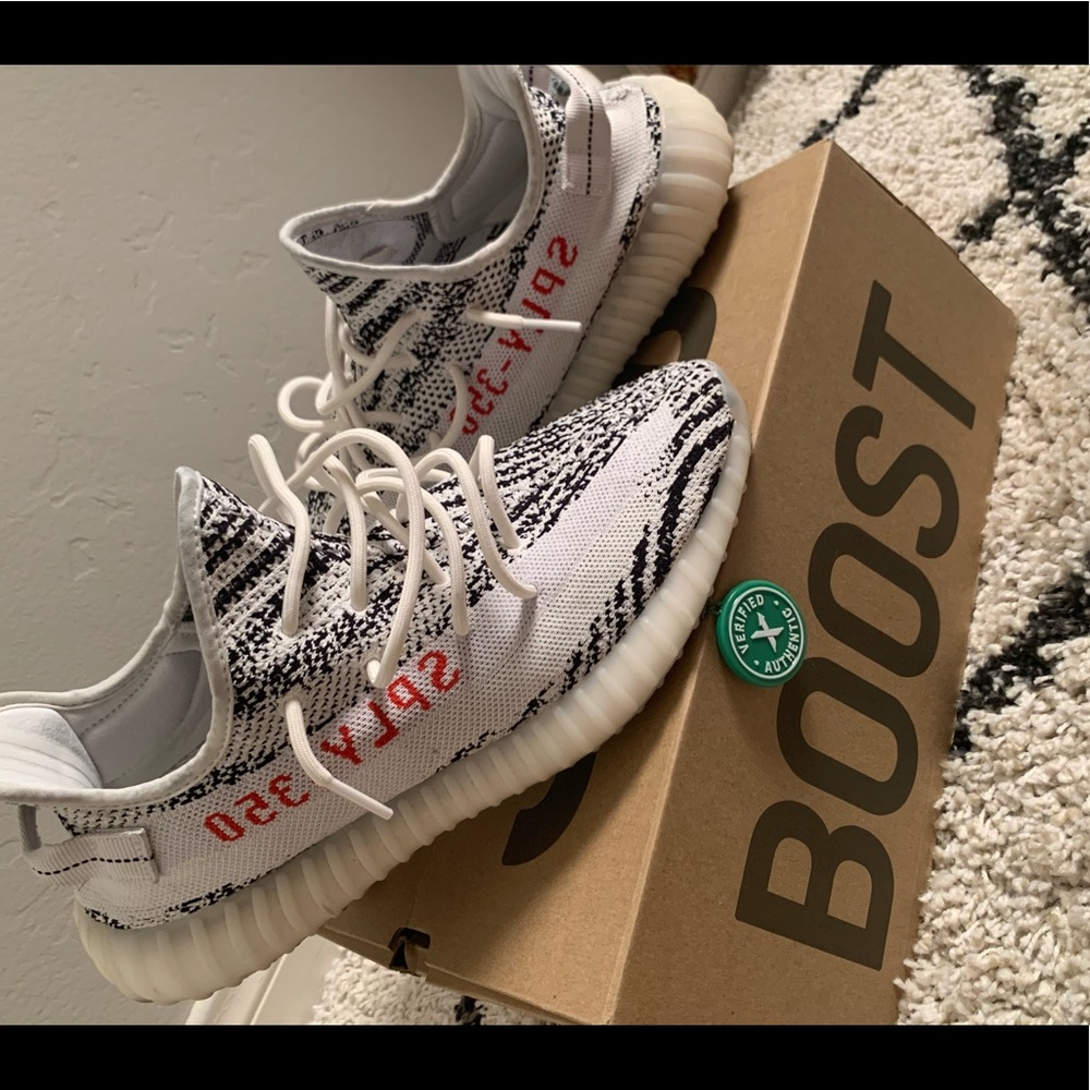 Yeezy - Picture 8 of 9